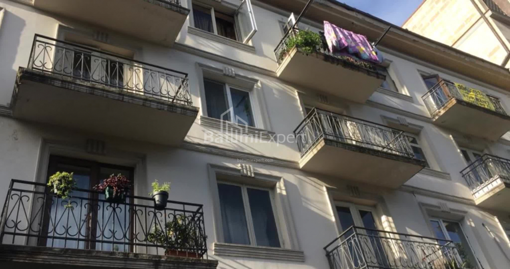 ბინა 70 კვ/მ - კონსტანტინე გამსახურდია, ბათუმი, საქართველო
