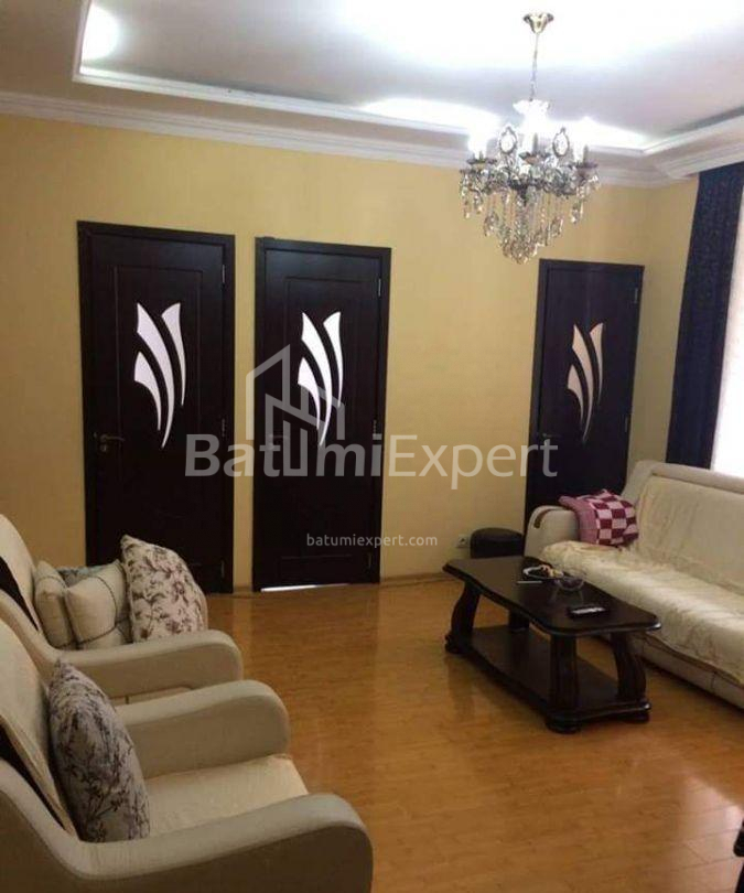 ბინა 98 კვ/მ - ზურაბა გორგილაძე, Batumi, საქართველო