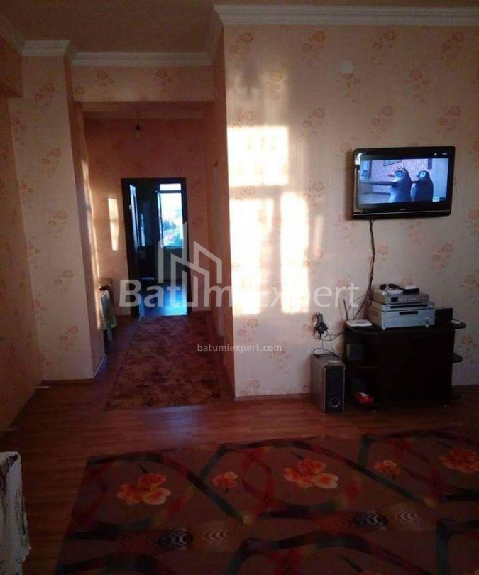 ბინა 74 კვ/მ - იურიევსკაია, Batumi, საქართველო