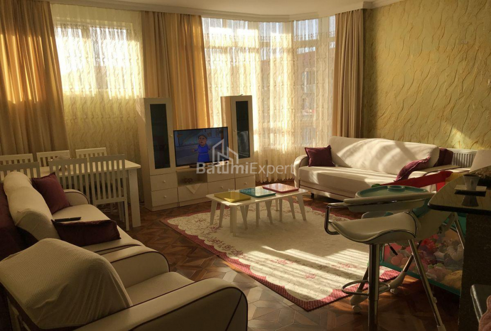 ბინა 105 კვ/მ - იურიევსკაია, Batumi, საქართველო