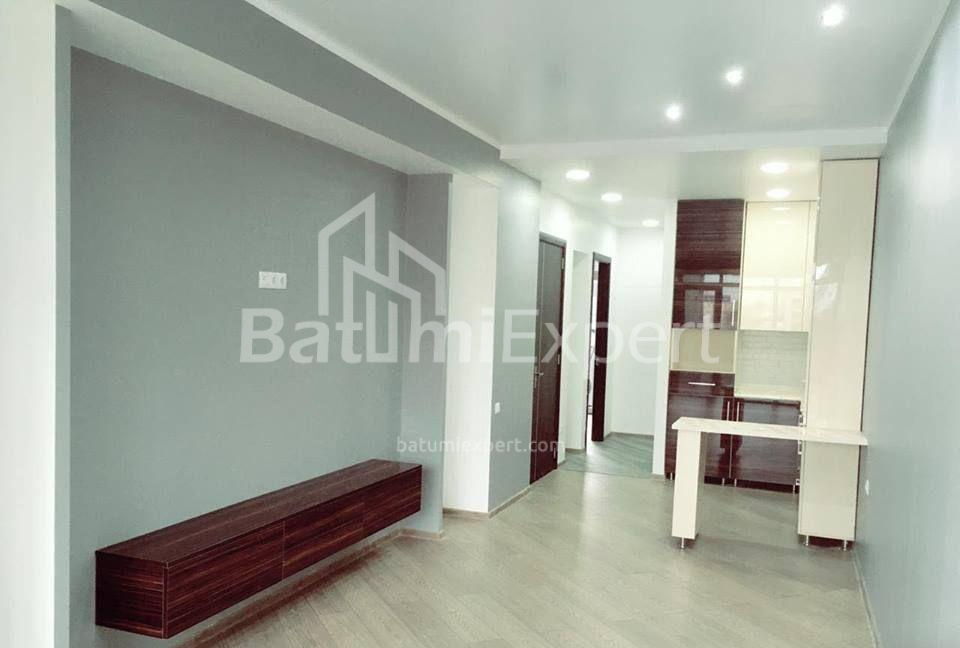 ბინა 88 კვ/მ - შერიფ ხიმშიაშვილი, Batumi, საქართველო