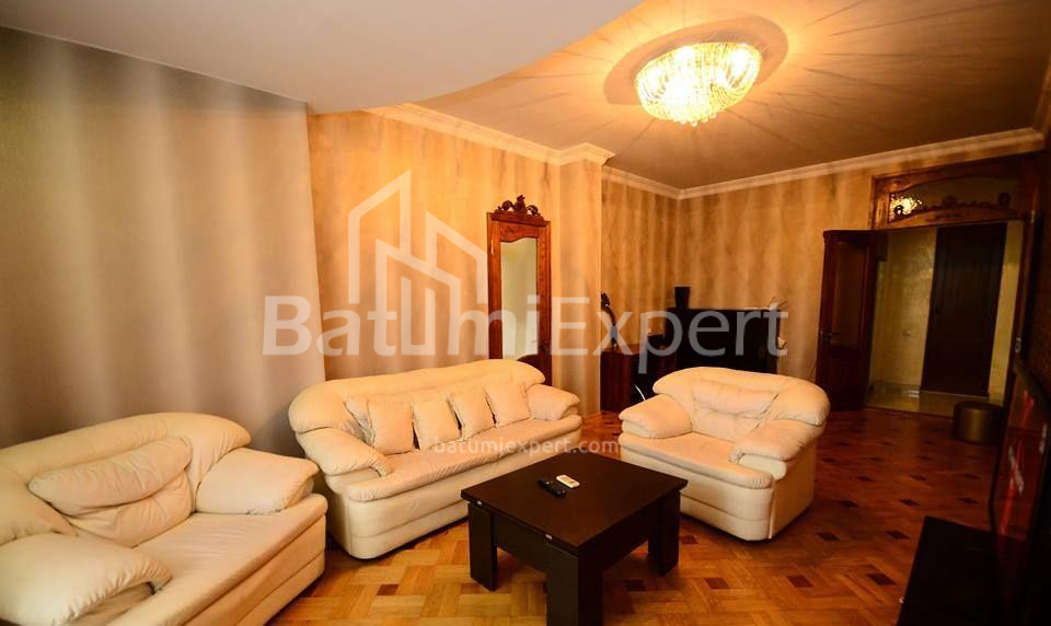 ბინა 95 კვ/მ - ნიკო ფიროსმანი, Batumi, საქართველო