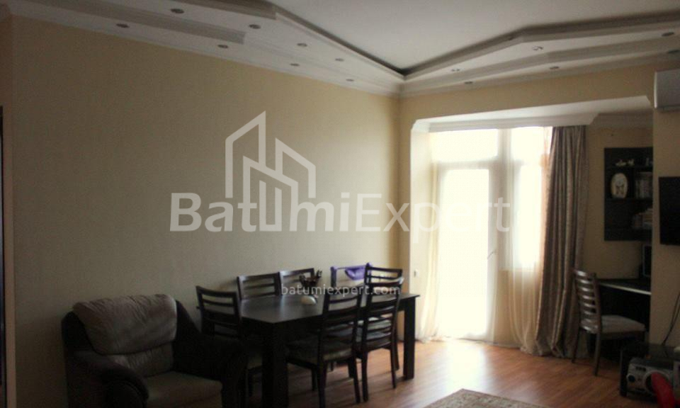 ბინა 100 კვ/მ - ნიკო ფიროსმანი, Batumi, საქართველო