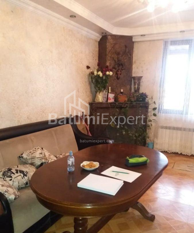 ბინა 85 კვ/მ - დავით აღმაშენებელი, Batumi, საქართველო