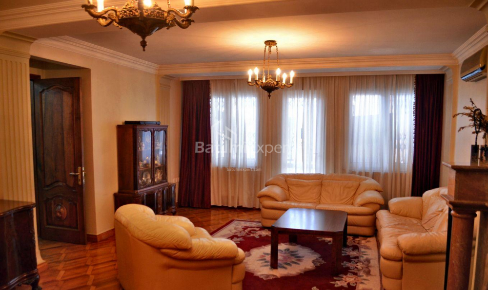 ბინა 140 კვ/მ - იურიევსკაია, Batumi, საქართველო