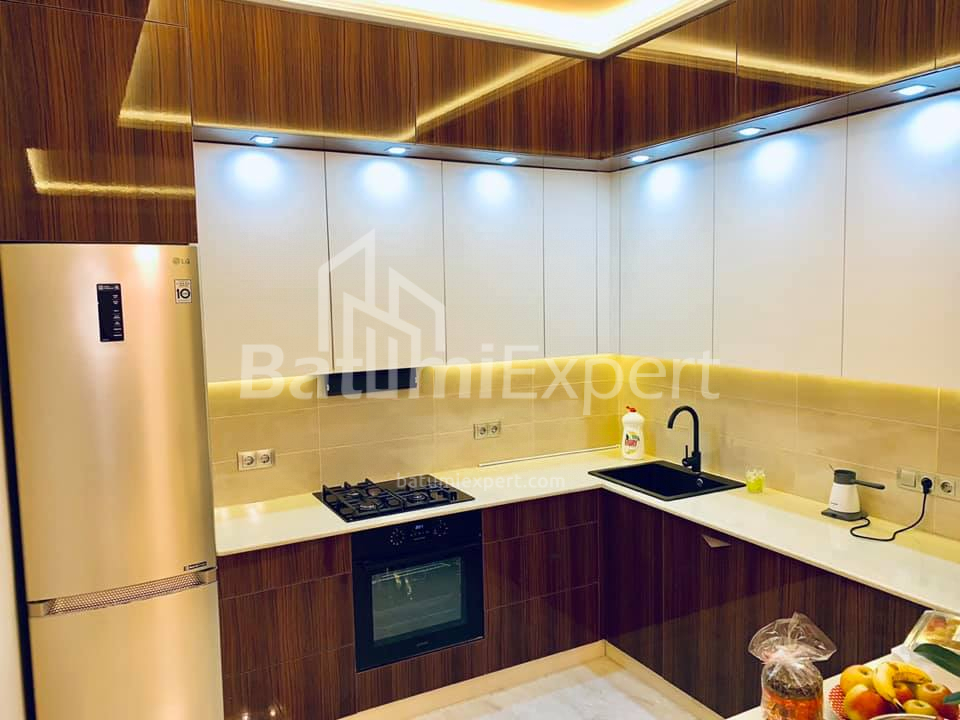 ბინა 102 კვ/მ - ილია ჭავჭავაძე, Batumi, საქართველო