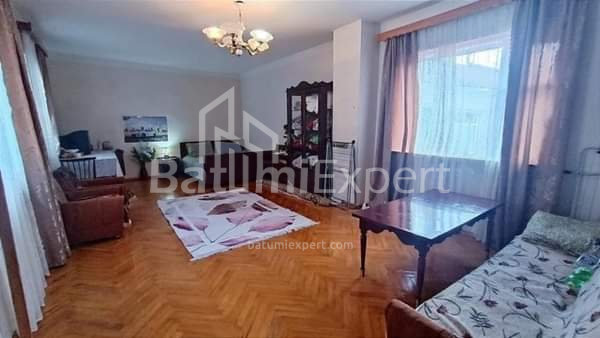 კერძო სახლი 120 კვ/მ - ვახტანგ გორგასალი, ბათუმი, საქართველო