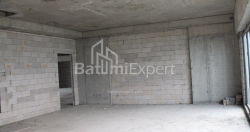 ბინა 75.86 კვ/მ - ლეხი და მარია კაჩინსკი, ბათუმი, საქართველო