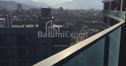 ბინა 1-ოთახი 34 კვ.მ - ლეხი და მარია კაჩინსკი, Batumi