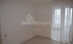 ბინა 86 კვ/მ - იურიევსკაია, Batumi, საქართველო