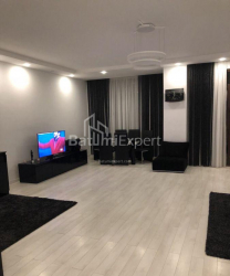ბინა 90 კვ/მ - ვახტანგ გორგასალი, Batumi, საქართველო