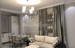 ბინა 3-ოთახი 77 კვ.მ - დემეტრე თავდადებული, Batumi