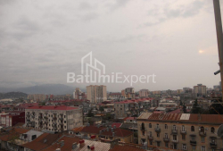 ბინა 3-ოთახი 69 კვ.მ - იურიევსკაია, Batumi