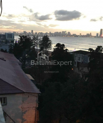 ბინა 2-ოთახი 78 კვ.მ - იურიევსკაია, Batumi