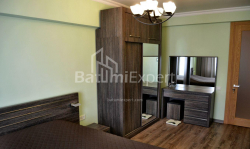 ბინა 80 კვ/მ - რუსთაველი, Batumi, საქართველო