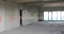 ბინა 2-ოთახი 172.7 კვ.მ - ლეხი და მარია კაჩინსკი, Batumi