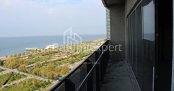 ბინა 75.75 კვ/მ - ლეხი და მარია კაჩინსკი, Batumi, საქართველო